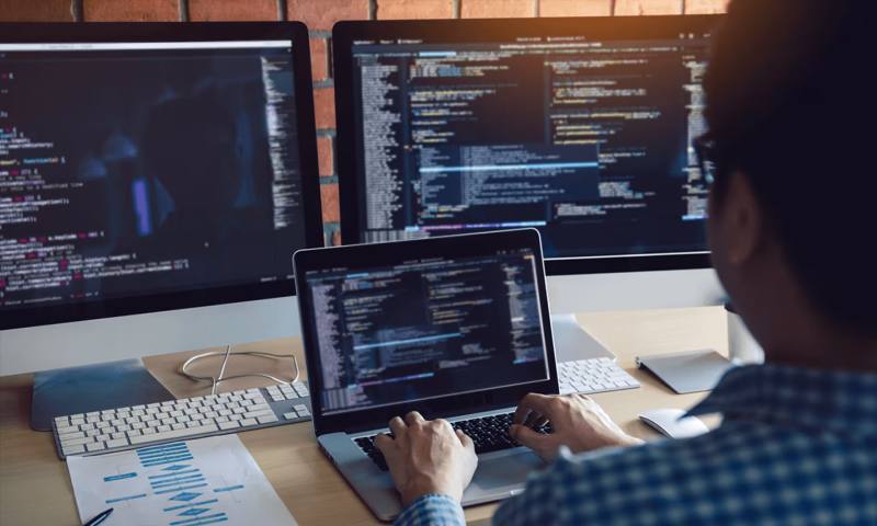 数据科学选型：R与Python如何赋能通化县网站建设？